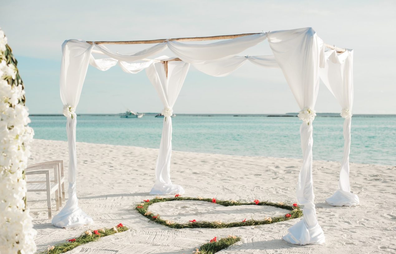 Planning a Beach Wedding? Don’t Forget These 5 Things!